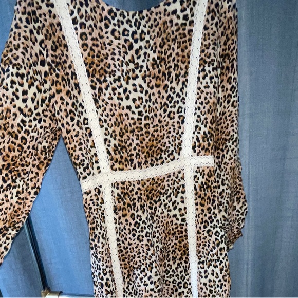 What Would Susie Wear? Cheetah Print High Low Dress Open Front Size Small - Picture 6 of 9
